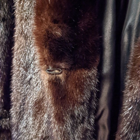 Brown Vintage Mink Coat - Picture 6 of 9